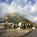 Mystras Inn